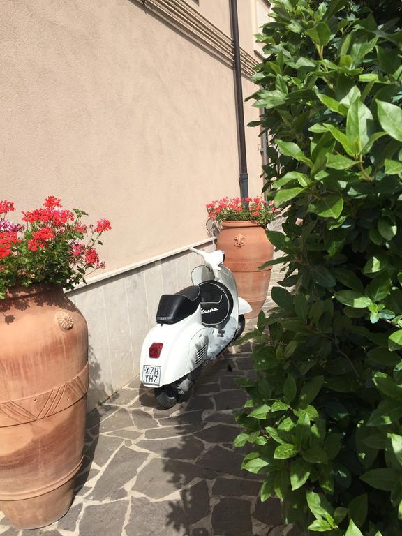 Casina Dei Marsi Bed & Breakfast Avezzano Eksteriør bilde